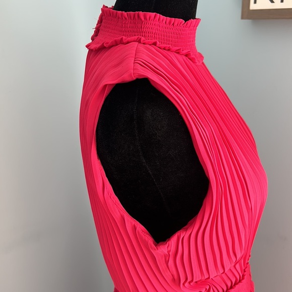 Beautiful pleated pink dress! Size 10. New with tags. - Picture 5 of 9